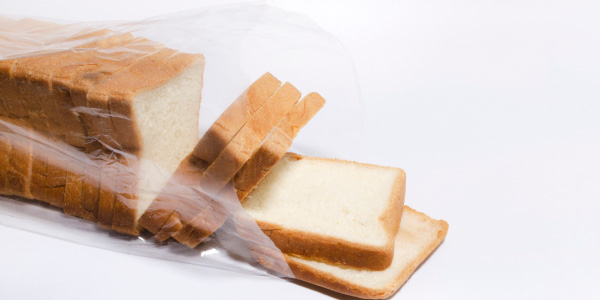 密封してパンの美味しさを保つ！製パン機械の包装機